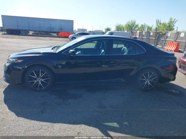4T1G11AK1NU688670 Toyota CAMRY SE