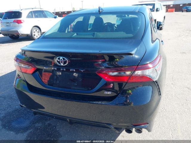 4T1G11AK1NU688670 Toyota CAMRY SE