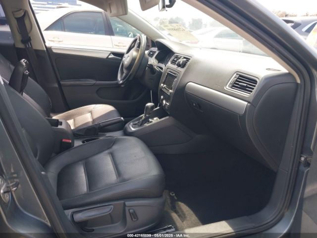 3VWD17AJXEM378102 Volkswagen Jetta 1.8t Se