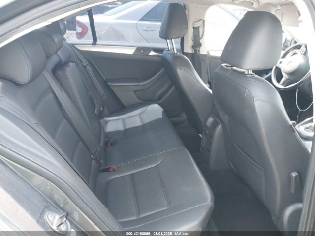 3VWD17AJXEM378102 Volkswagen Jetta 1.8t Se