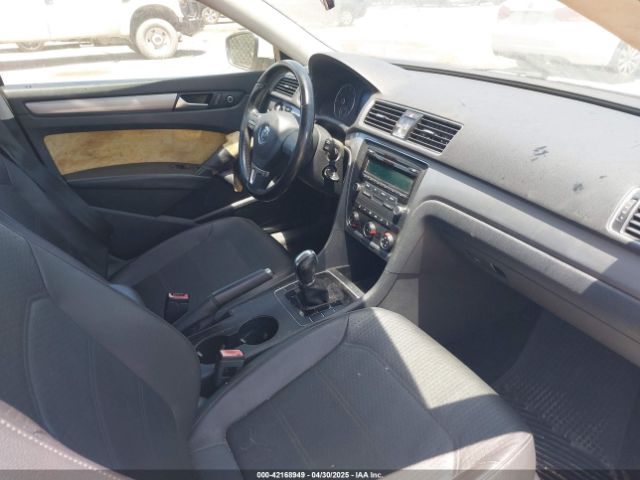 1VWAT7A35EC059044 Volkswagen Passat 1.8t Wolfsburg Edition