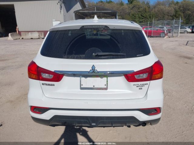 JA4AR3AW1JU025671 Mitsubishi Outlander Sport 2.4 Se