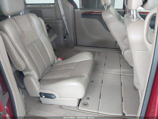 2C4RC1GG6ER139375 Chrysler Town & Country Limited