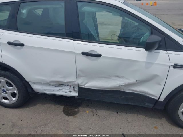 1FMCU0F71HUE35762 Ford ESCAPE S