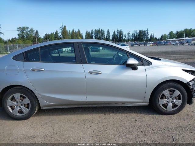 1G1BC5SM0H7164762 Chevrolet Cruze Ls Auto