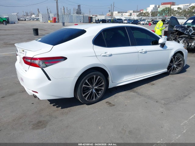 4T1B11HK9JU634608 Toyota CAMRY SE