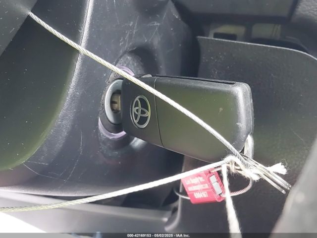 2T3G1RFV8LW120390 Toyota RAV4 LE