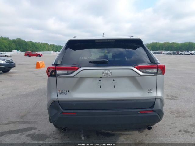 2T3G1RFV8LW120390 Toyota RAV4 LE