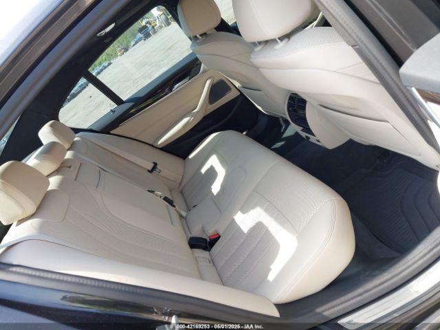 WBA13BJ04MCF43555 BMW 530I