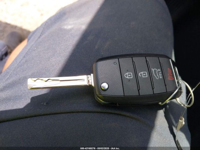 KNDJP3A53F7131452 KIA SOUL +