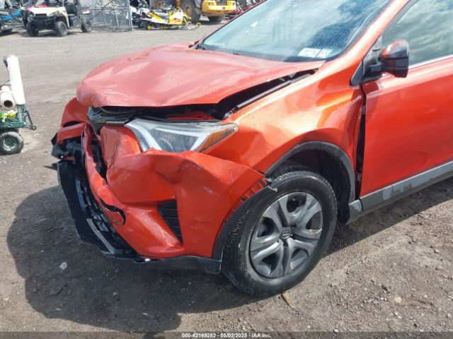 JTMBFREVXGJ092836 Toyota RAV4 LE