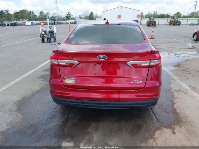 3FA6P0LUXKR222137 Ford Fusion Hybrid Se