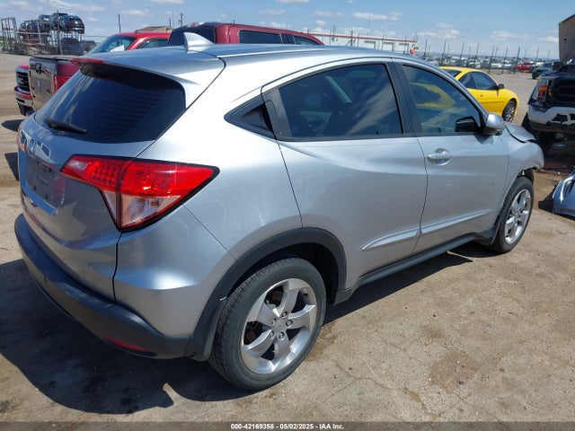 3CZRU5H38JM715463 Honda HR-V LX