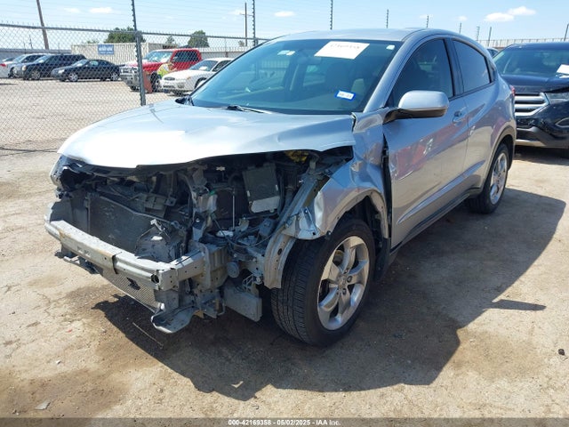 3CZRU5H38JM715463 Honda HR-V LX