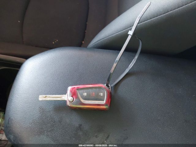 2T3F1RFV2MC250809 Toyota RAV4 LE