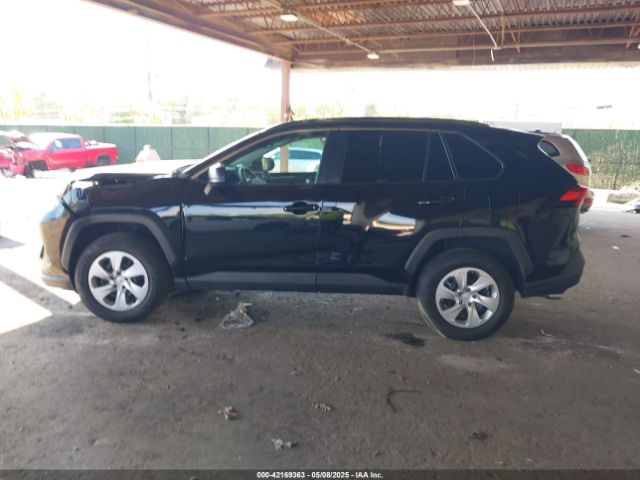 2T3F1RFV2MC250809 Toyota RAV4 LE