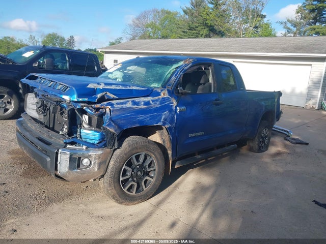 5TFUY5F1XJX722026 Toyota Tundra Sr5 5.7l V8