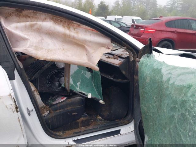 2024 TESLA MODEL Y 7SAYGDEE8RA258565 Photo 4