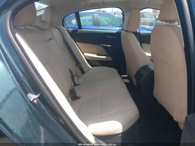 2017 JAGUAR XE SAJAD4BG7HA955637 Photo 7