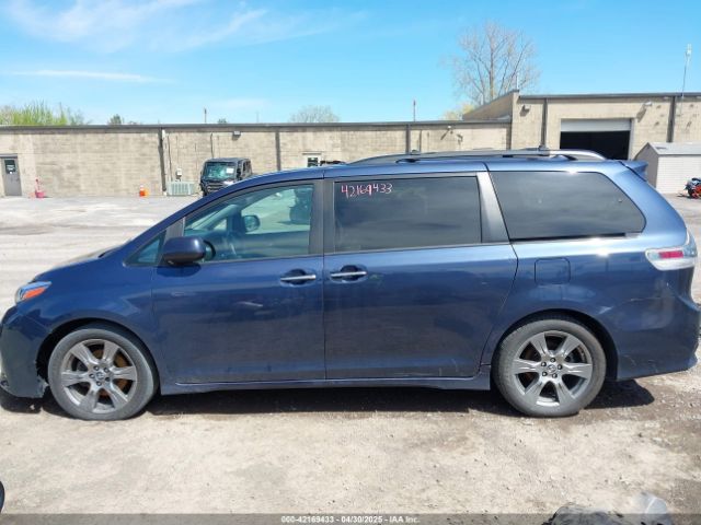 5TDXZ3DC7KS987688 Toyota Sienna Se Premium 8 Passenger
