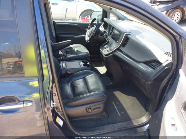 5TDXZ3DC7KS987688 Toyota Sienna Se Premium 8 Passenger