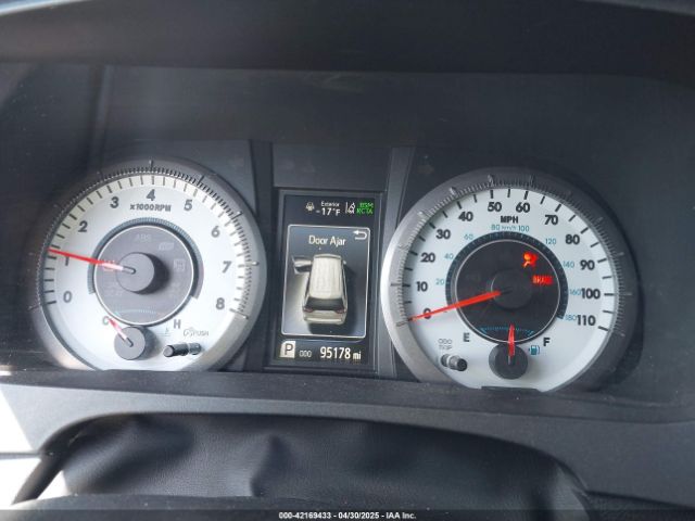 5TDXZ3DC7KS987688 Toyota Sienna Se Premium 8 Passenger