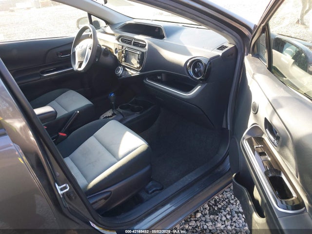 JTDKDTB34F1094537 Toyota Prius C Three