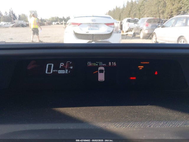 JTDKDTB34F1094537 Toyota Prius C Three