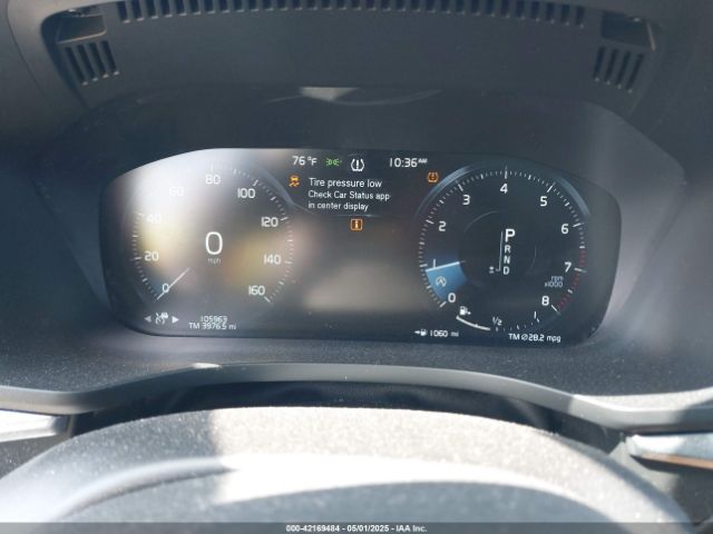 2018 VOLVO XC60 LYV102RK1JB113951 Photo 6