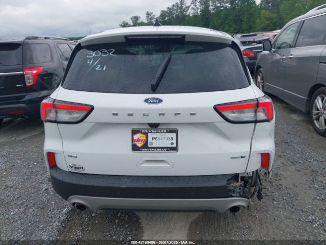 1FMCU9G63LUB83032 Ford ESCAPE SE
