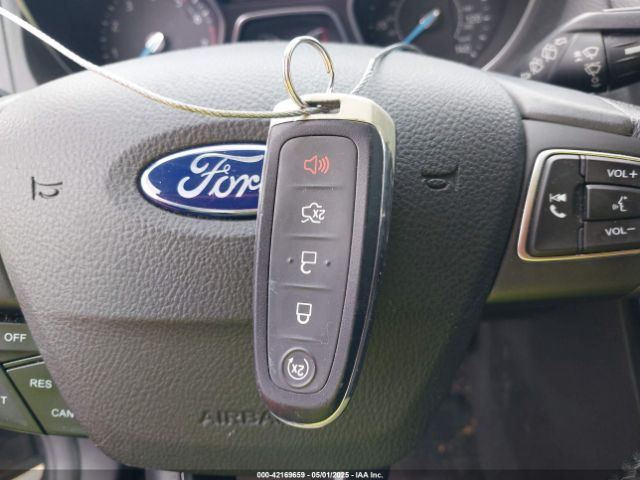 1FADP3N27GL372300 Ford Focus Titanium