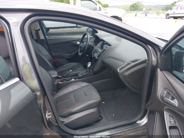 1FADP3N27GL372300 Ford Focus Titanium