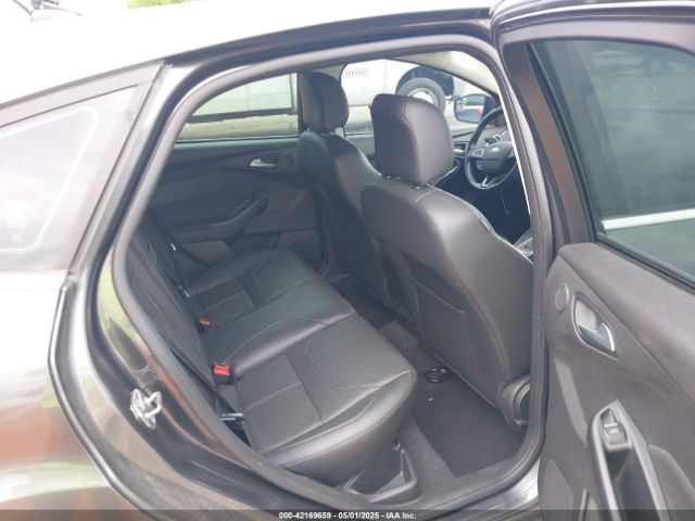 1FADP3N27GL372300 Ford Focus Titanium