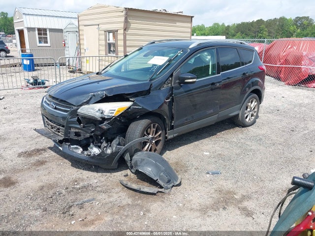 1FMCU0J96EUA37127 Ford Escape Titanium