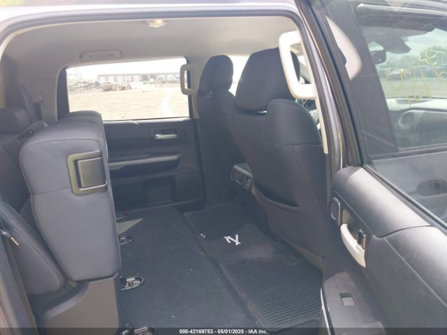 5TFDW5F1XKX799650 Toyota Tundra Sr5 5.7l V8