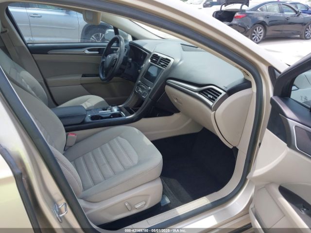 3FA6P0H75JR176394 Ford FUSION SE