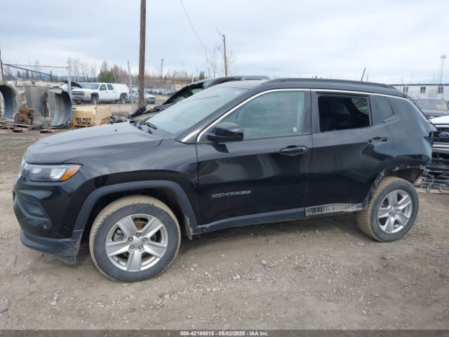 3C4NJDBB5NT103207 Jeep Compass Latitude 4x4