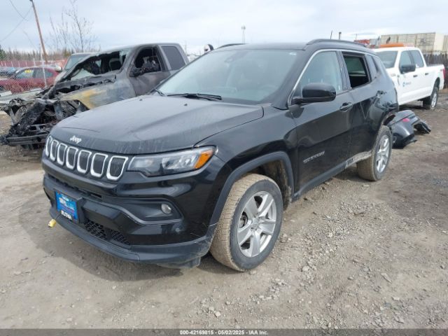 3C4NJDBB5NT103207 Jeep Compass Latitude 4x4
