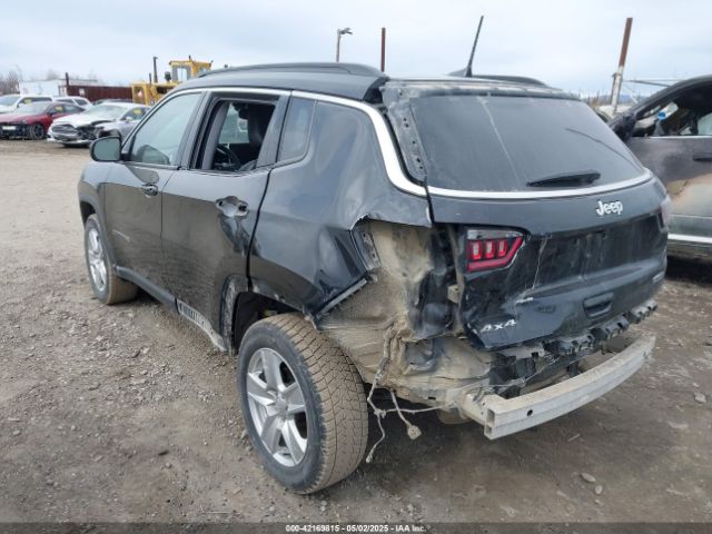 3C4NJDBB5NT103207 Jeep Compass Latitude 4x4