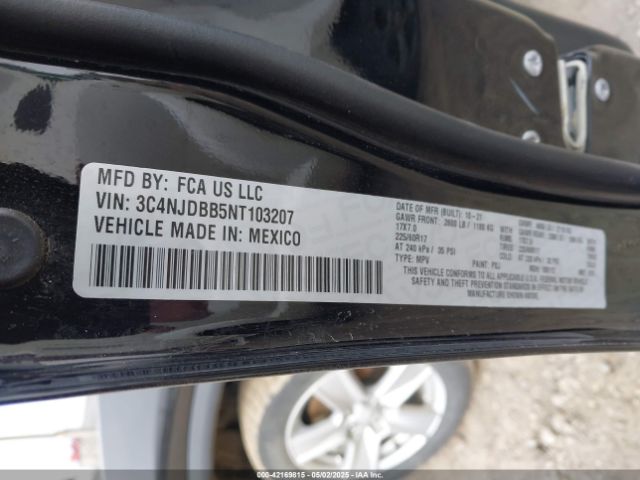 3C4NJDBB5NT103207 Jeep Compass Latitude 4x4