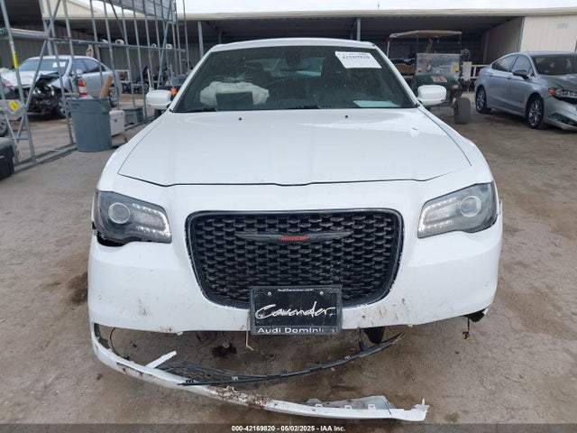 2C3CCABG7PH637028 Chrysler 300