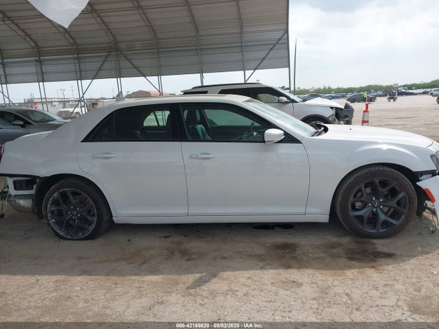 2C3CCABG7PH637028 Chrysler 300