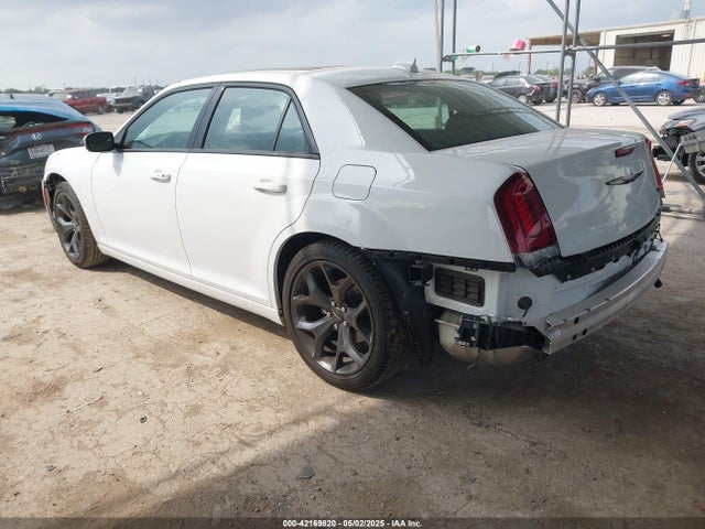 2C3CCABG7PH637028 Chrysler 300