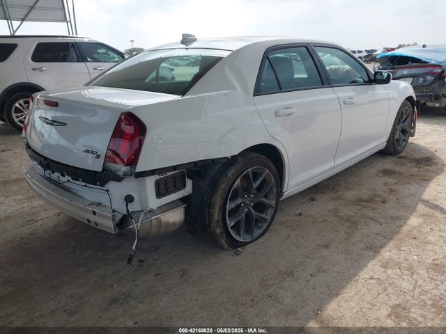 2C3CCABG7PH637028 Chrysler 300
