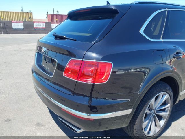 2017 BENTLEY BENTAYGA SJAAC2ZV7HC015838 Photo 3