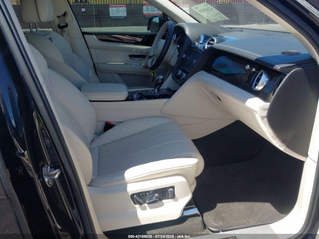 2017 BENTLEY BENTAYGA SJAAC2ZV7HC015838 Photo 4