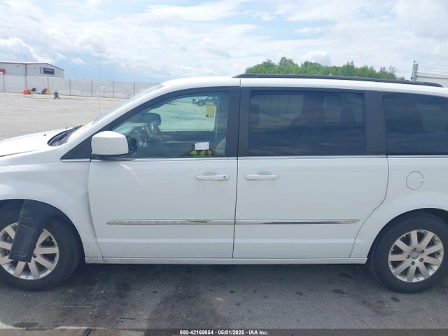 2C4RC1BG1GR213621 Chrysler Town & Country Touring