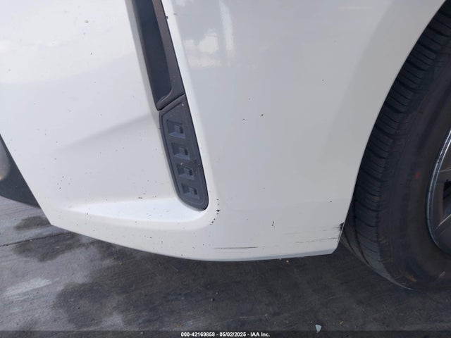 JTDZN3EU4HJ064232 Toyota Prius V Two
