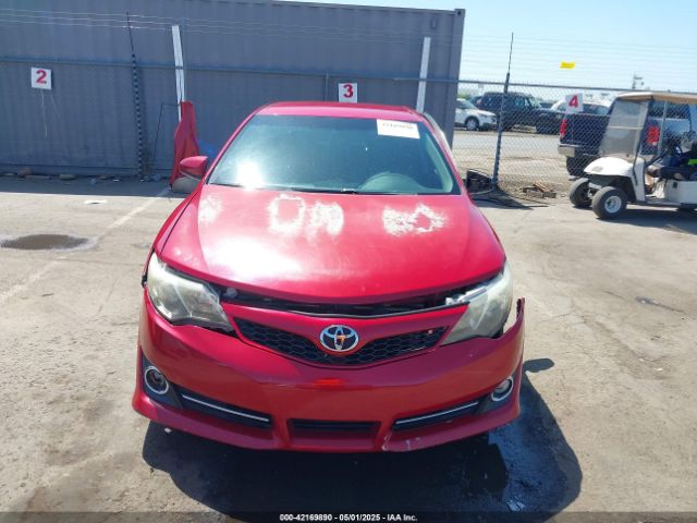 4T1BF1FK1EU840483 Toyota CAMRY SE