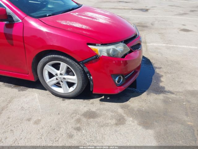 4T1BF1FK1EU840483 Toyota CAMRY SE